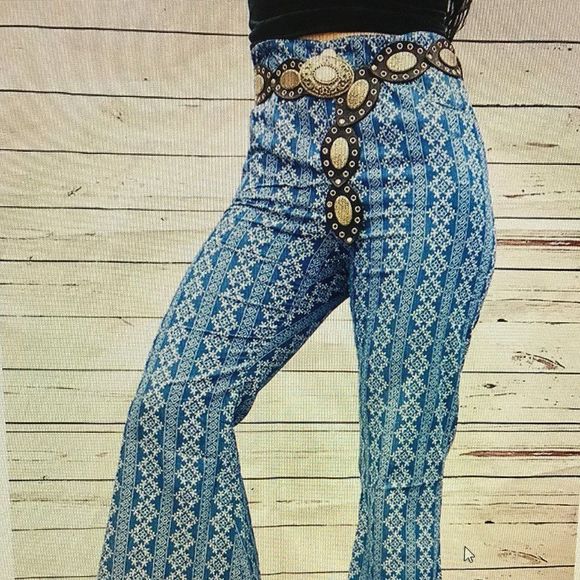 🔹Geometric Western Boho Aztec Bell Bottom Flare Pants. THEY ARE NOT DENIM! - Picture 3 of 8